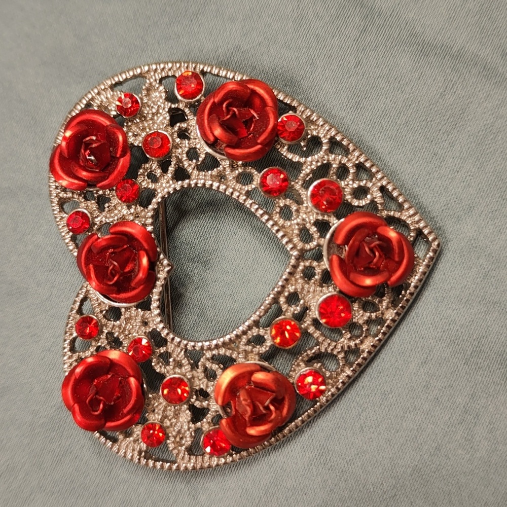 Vintage red rhinestone & roses heart lapel pin / brooch